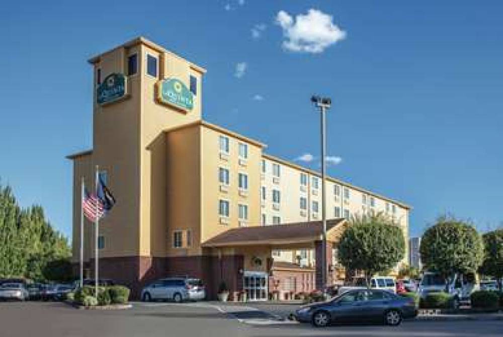 La Quinta Inn & Suites Portland Airport 2