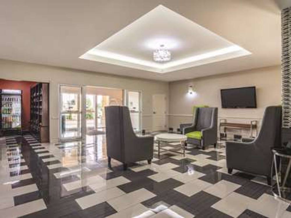 La Quinta Inn & Suites Prattville 9
