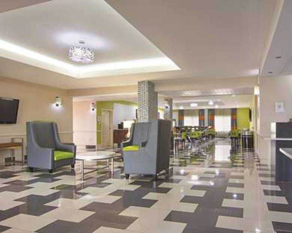 La Quinta Inn & Suites Prattville 8