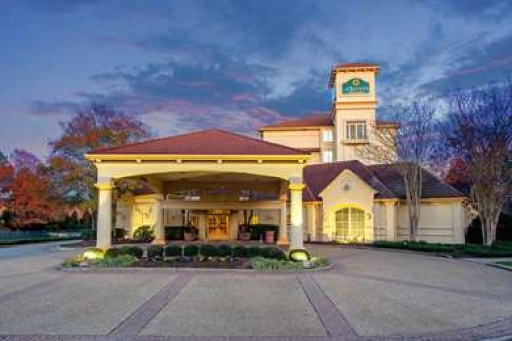 La Quinta Inn & Suites Raleigh Cary 2
