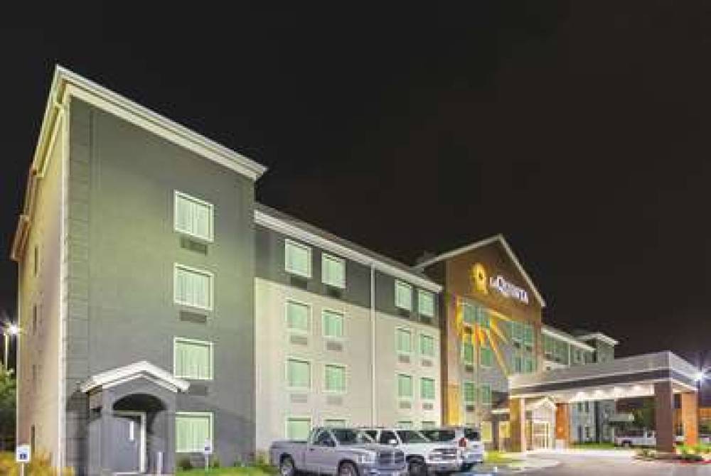 La Quinta Inn & Suites Round Rock South 2