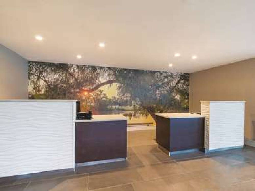 La Quinta Inn & Suites Round Rock South 5