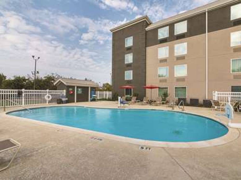 La Quinta Inn & Suites Round Rock South 7