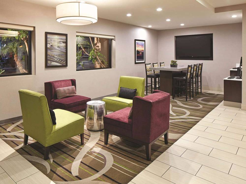 MISSION VIEW INN AND SUITES 5