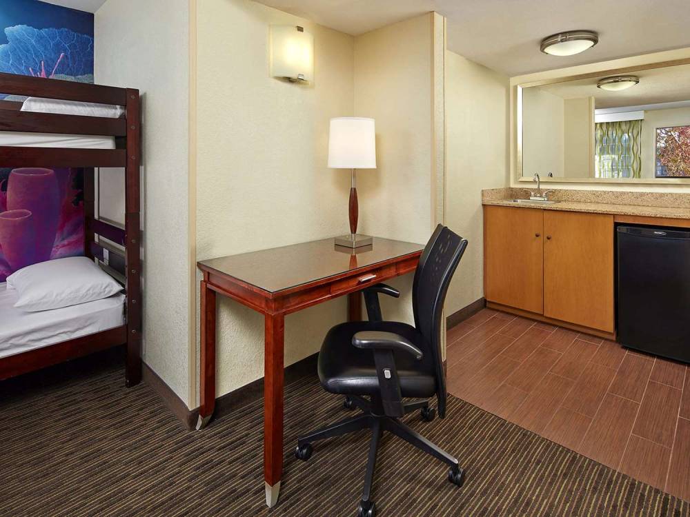 MISSION VIEW INN AND SUITES 2