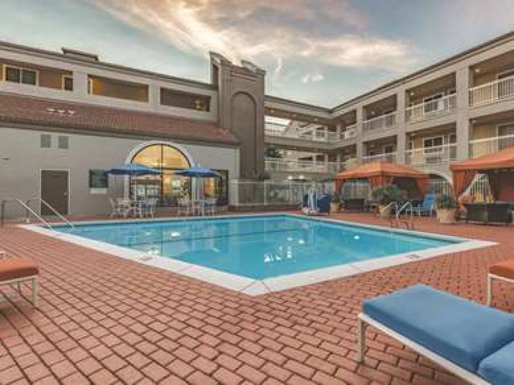 La Quinta Inn & Suites San Francisco Airport West 10