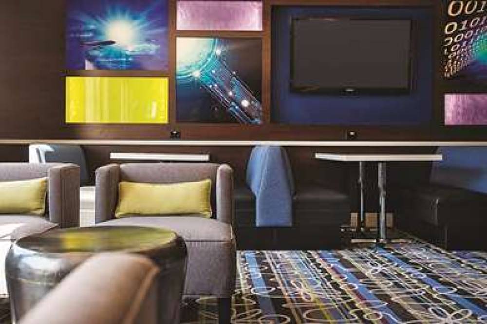 La Quinta Inn & Suites San Jose Airport 3