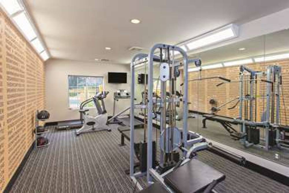 La Quinta Inn & Suites Santa Clarita - Valencia 8