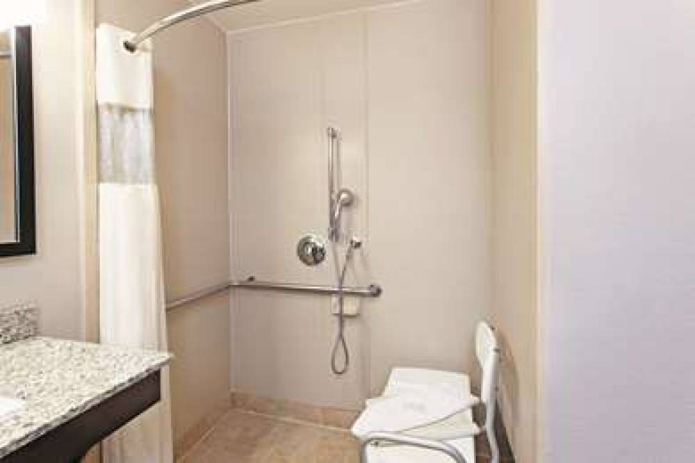 La Quinta Inn & Suites Santa Clarita - Valencia 9