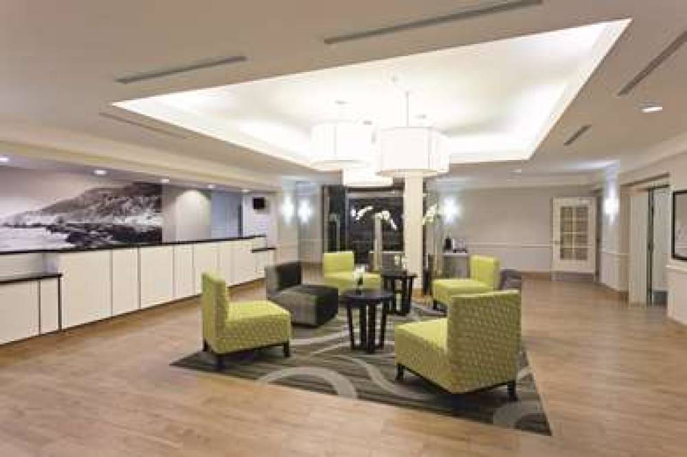 La Quinta Inn & Suites Santa Clarita - Valencia 5