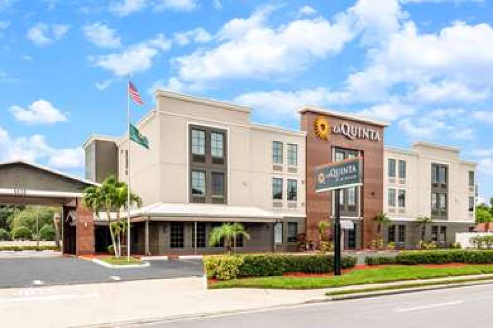 La Quinta Inn & Suites St. Petersburg Northeast 2