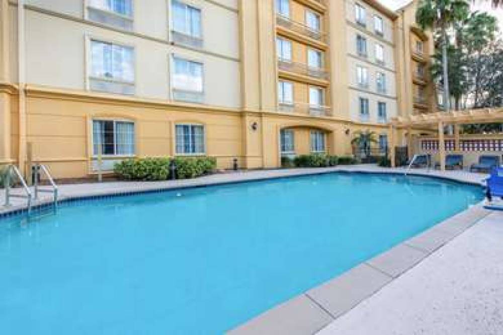 La Quinta Inn & Suites Tampa Brandon Regency Park 8