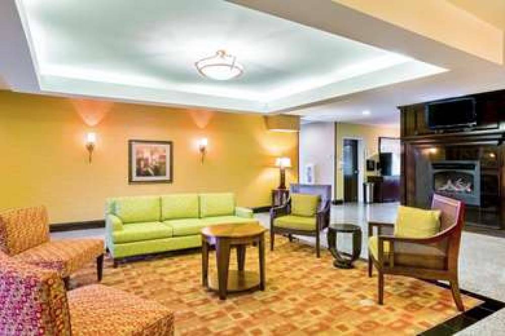 La Quinta Inn & Suites Union City 8