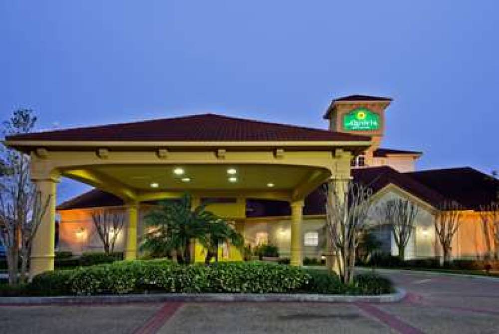 La Quinta Inn & Suites USF (Near Busch Gardens) 1