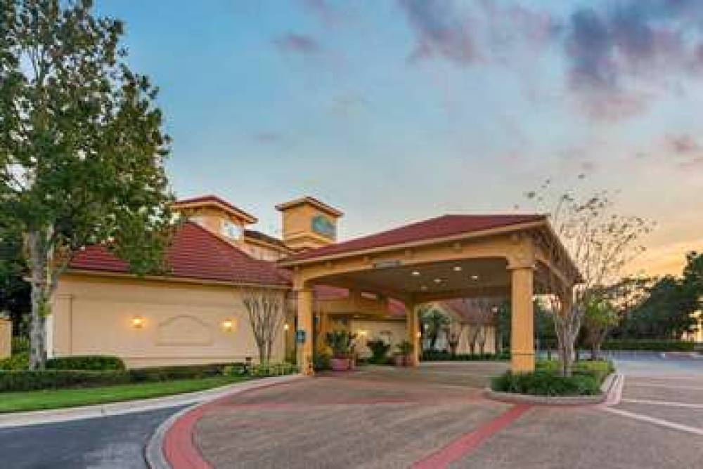 La Quinta Inn & Suites USF (Near Busch Gardens) 5