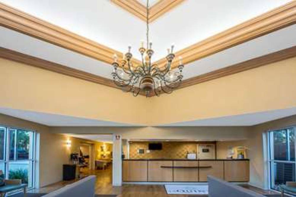 La Quinta Inn & Suites West Palm Beach I-95 6