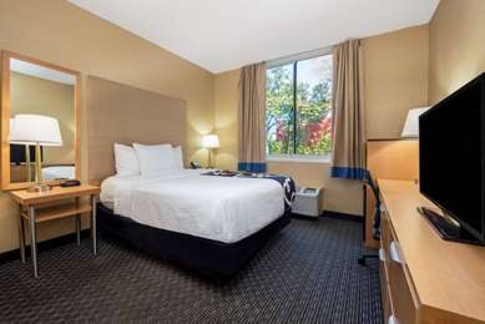 La Quinta Inn & Suites West Palm Beach I-95 10