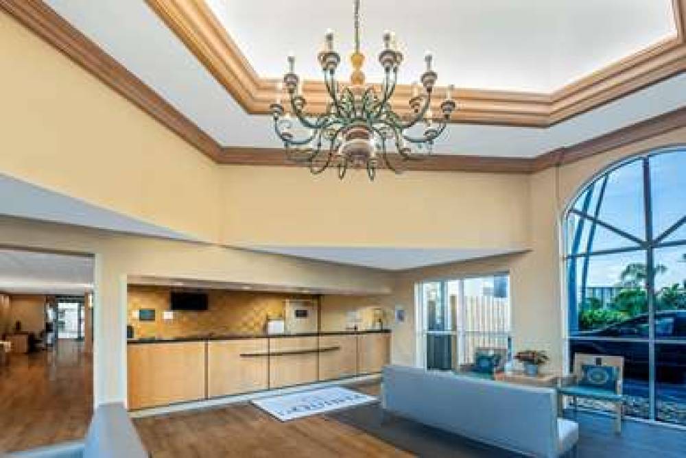La Quinta Inn & Suites West Palm Beach I-95 5