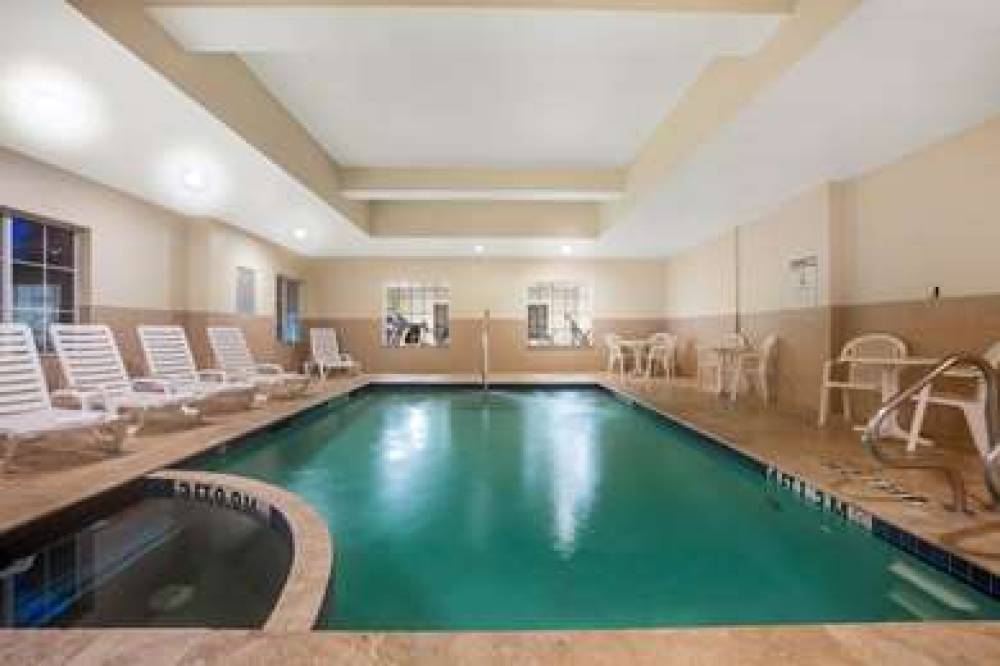 La Quinta Inn & Suites Woodlands Northwest 8