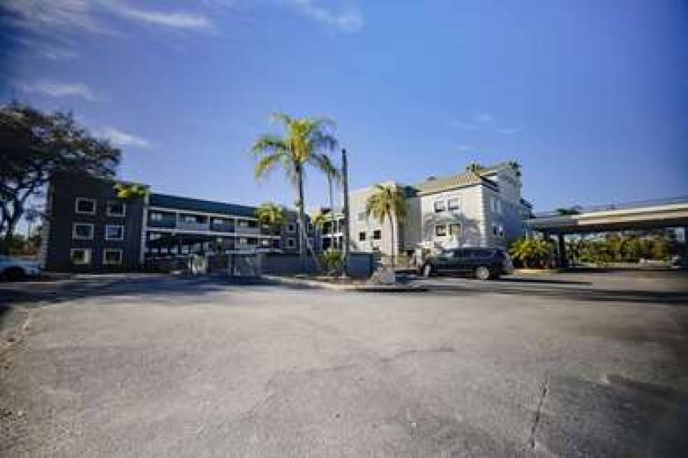 LA QUINTA INN TAMPA BUSCH GARDENS 4