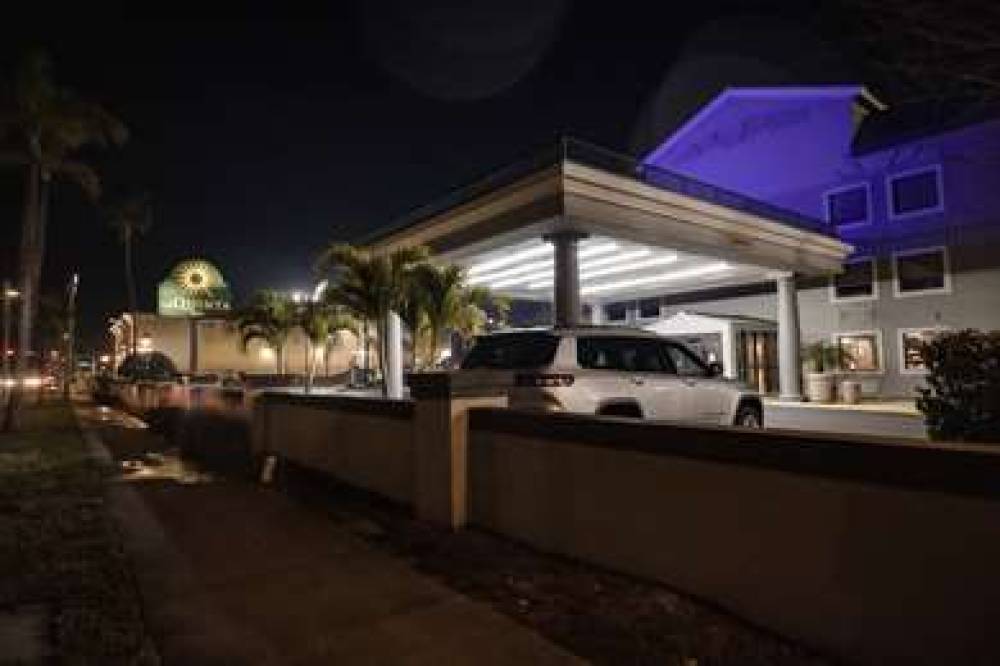 LA QUINTA INN TAMPA BUSCH GARDENS 8