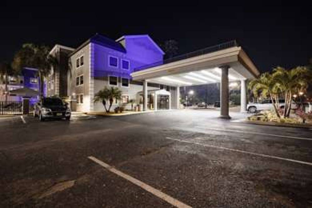 LA QUINTA INN TAMPA BUSCH GARDENS 5