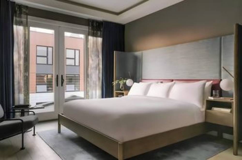 Lark Hotels 907 Main 8