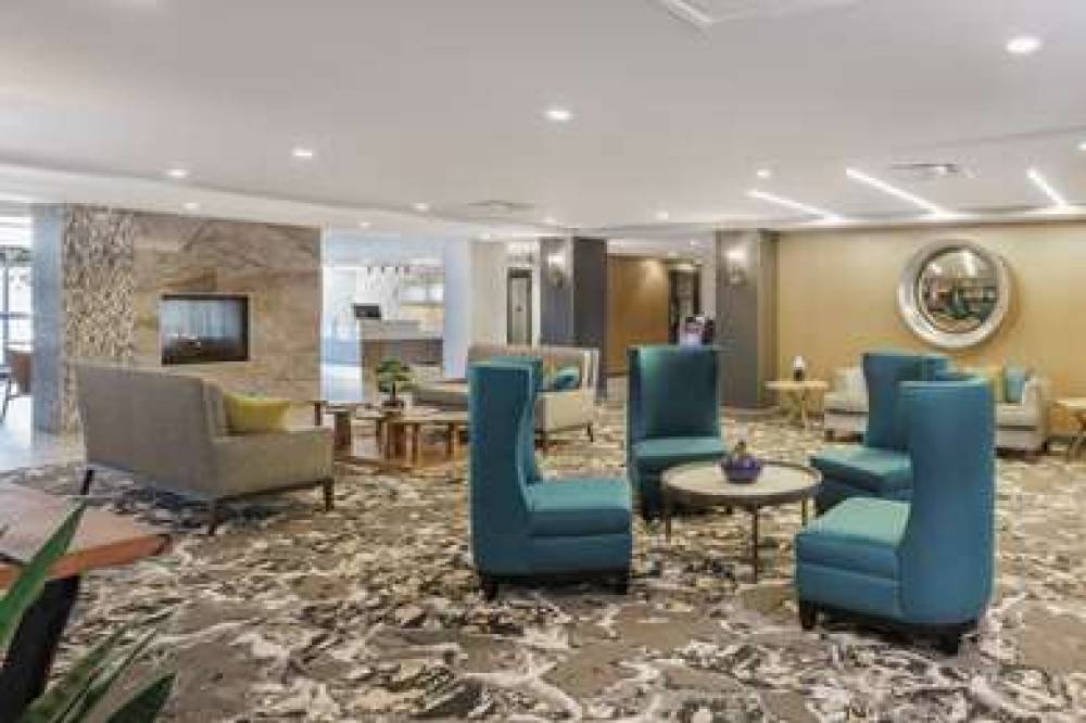 LATHAM TAPESTRY BY HILTON 4