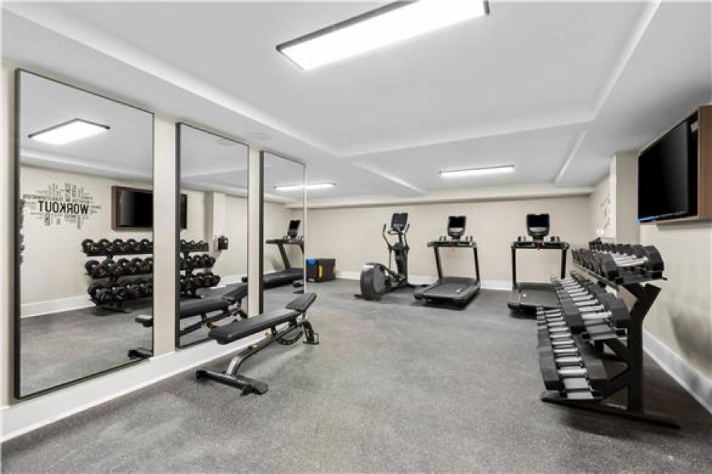 LATITUDE SUITES TINTON FALLS 8
