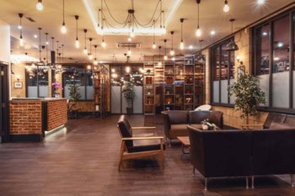 LCY HOTEL LONDON CITY AIRPORT 1