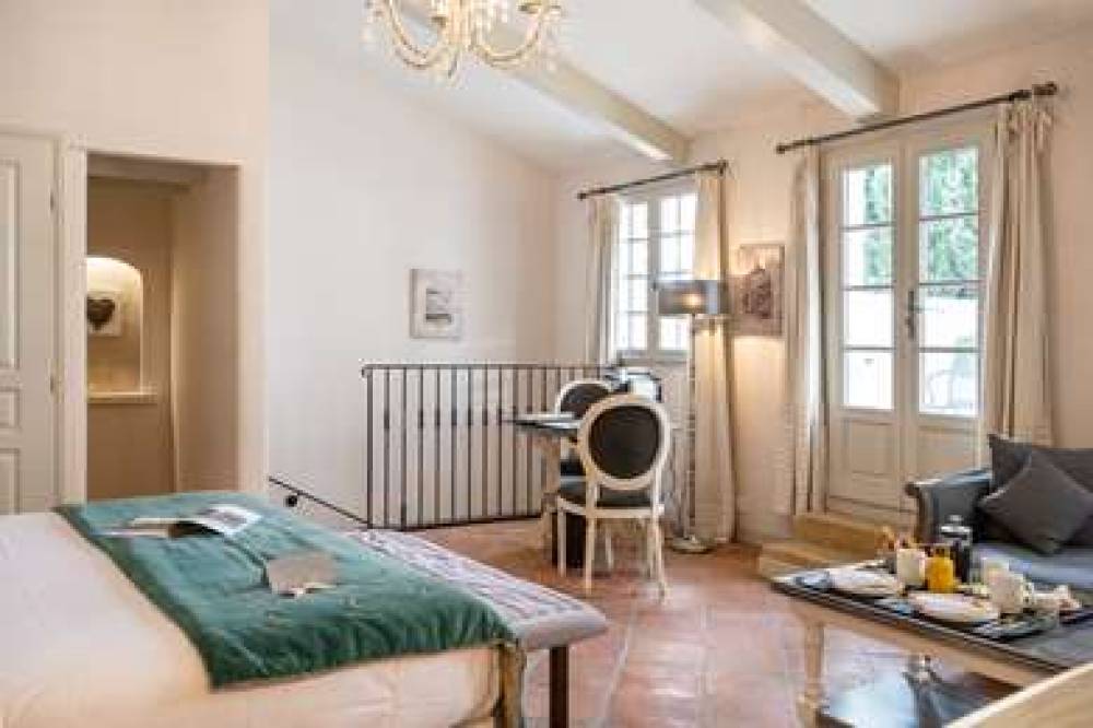 LE DOMAINE DU COLOMBIER 10
