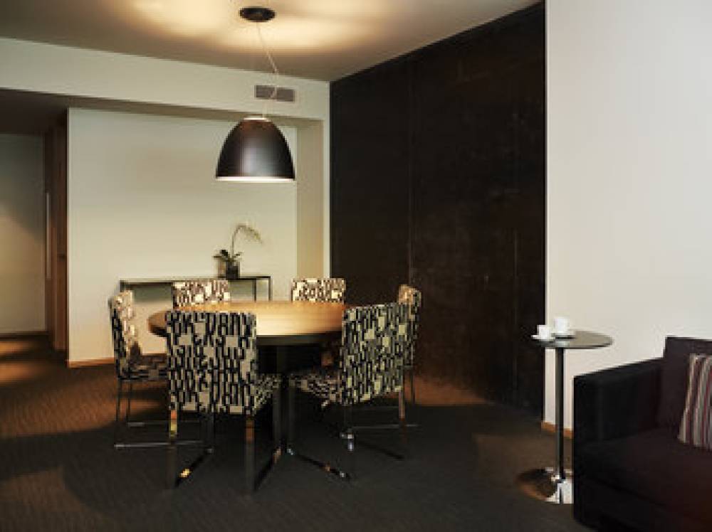 Le Germain Hotel Toronto Maple 6