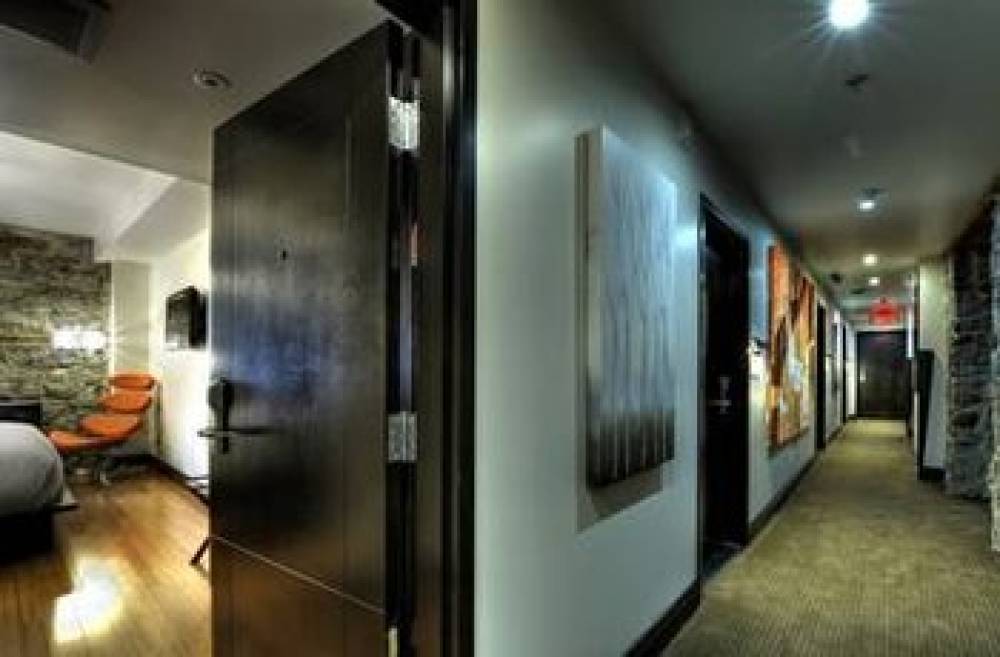 Le Petit Hotel 3