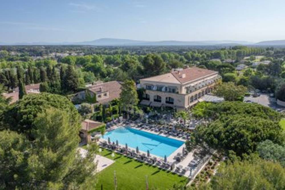 LE VALLON DE VALRUGUES AND SPA 1