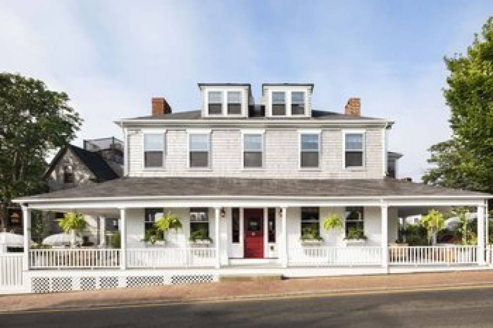 LIFE HOUSE NANTUCKET 7
