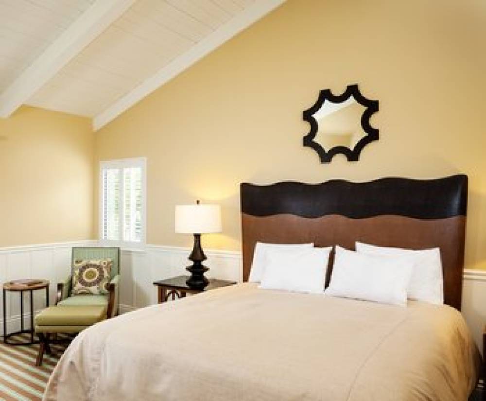 LIGHTHOUSE LODGE AND COTTAGES 2