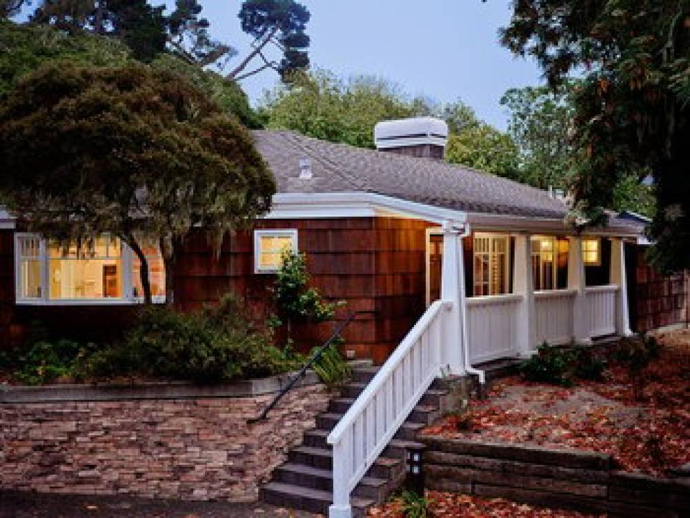 LIGHTHOUSE LODGE AND COTTAGES 4