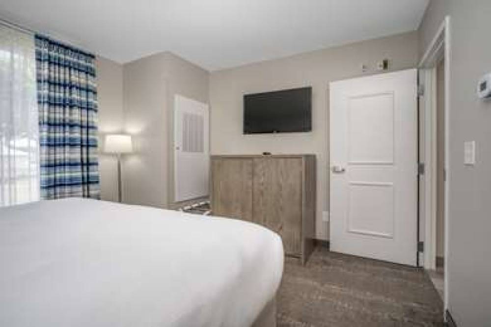 LIGHTHOUSE SUITES 8