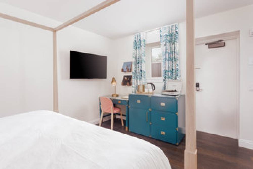 LILY HALL 3