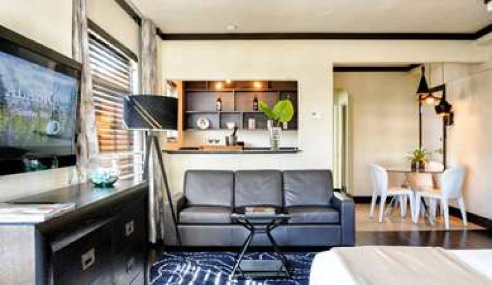 LINCOLN ARMS SUITES 8