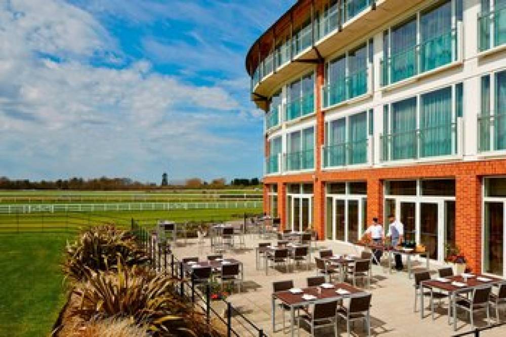 Lingfield Park Marriott Hotel And Country Club 4