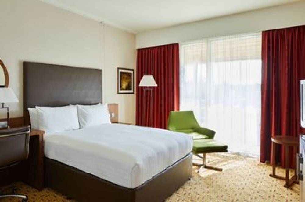 Lingfield Park Marriott Hotel And Country Club 8