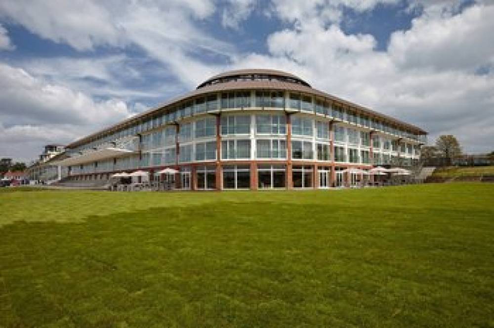 Lingfield Park Marriott Hotel And Country Club