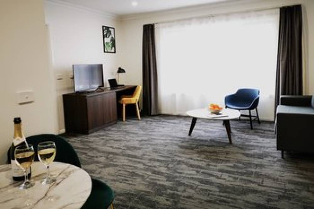 LITTOMORE HOTEL   SUITES 7