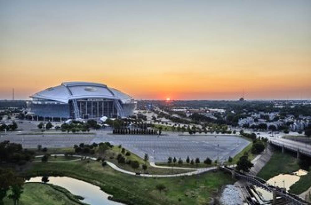 LIVE  BY LOEWS - ARLINGTON TX 4