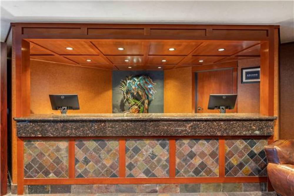 LLOYD HOTEL ASTORIA BAYFRONT AN ASC 8
