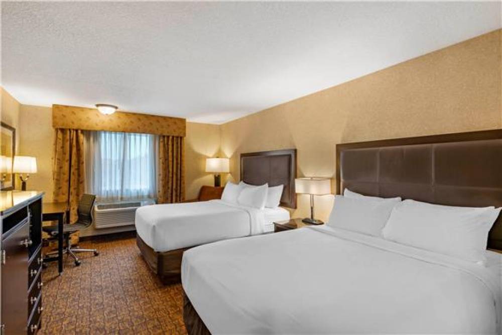 LLOYD HOTEL ASTORIA BAYFRONT AN ASC 7