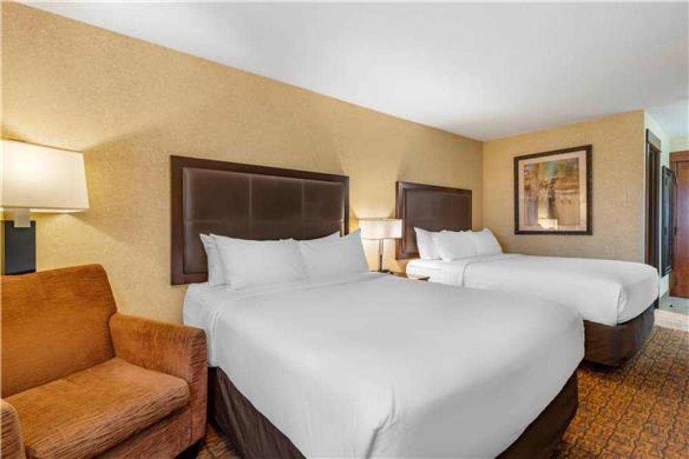 LLOYD HOTEL ASTORIA BAYFRONT AN ASC 5