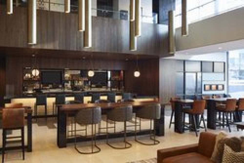 LOEWS CHICAGO HOTEL 3