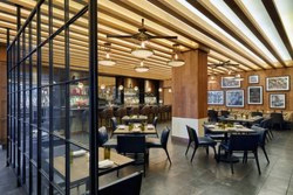 LOEWS CHICAGO HOTEL 8